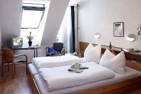 Allyouneed Hotel Vienna2 3*, Vienna